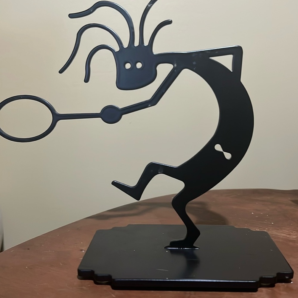 Black Metal Pelli-People Vintage Tennis Player Pelli KO 1992    8 “ Tall 4”base
